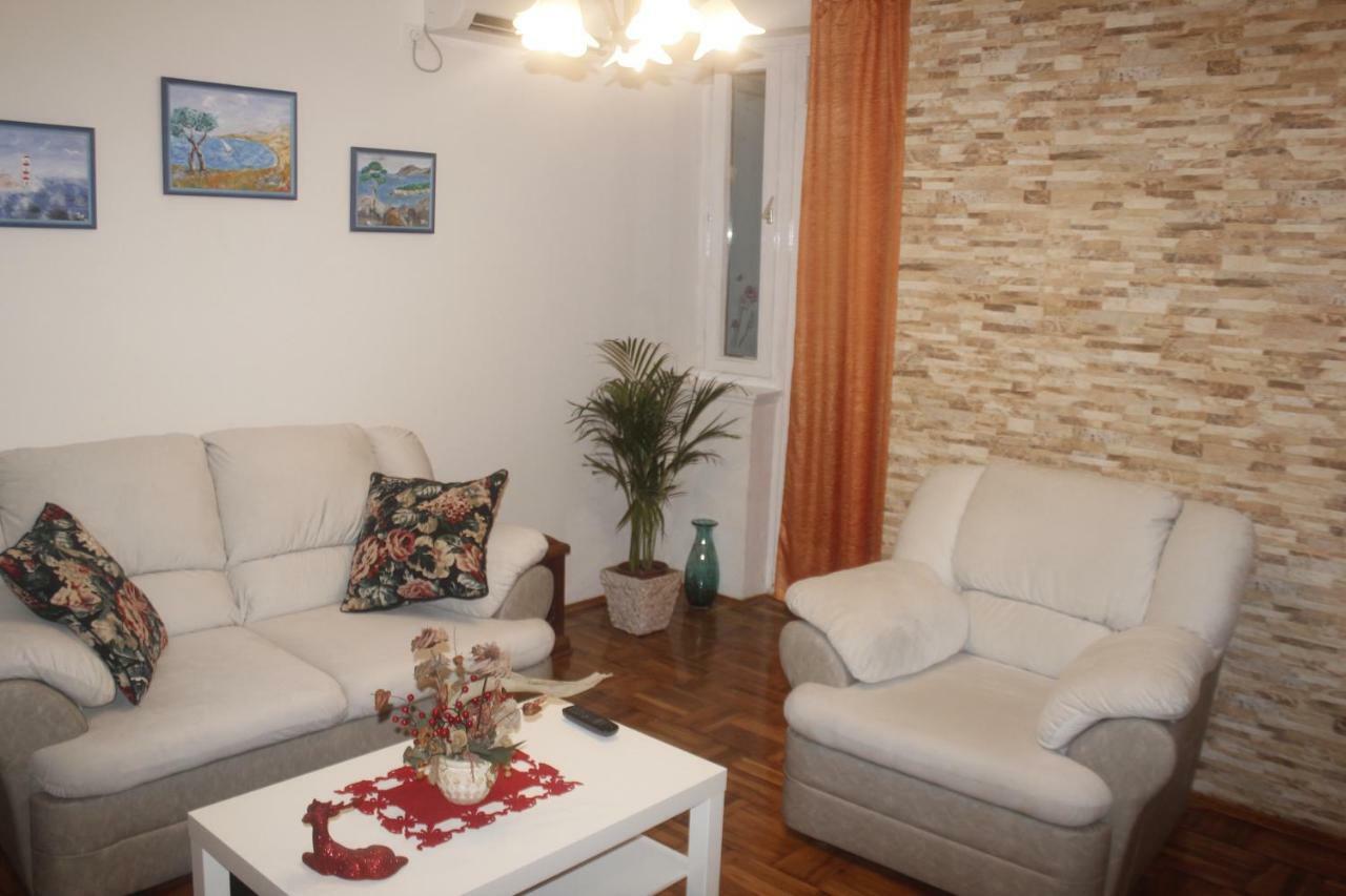 Apartman Jadranka นยีวีเซ ภายนอก รูปภาพ