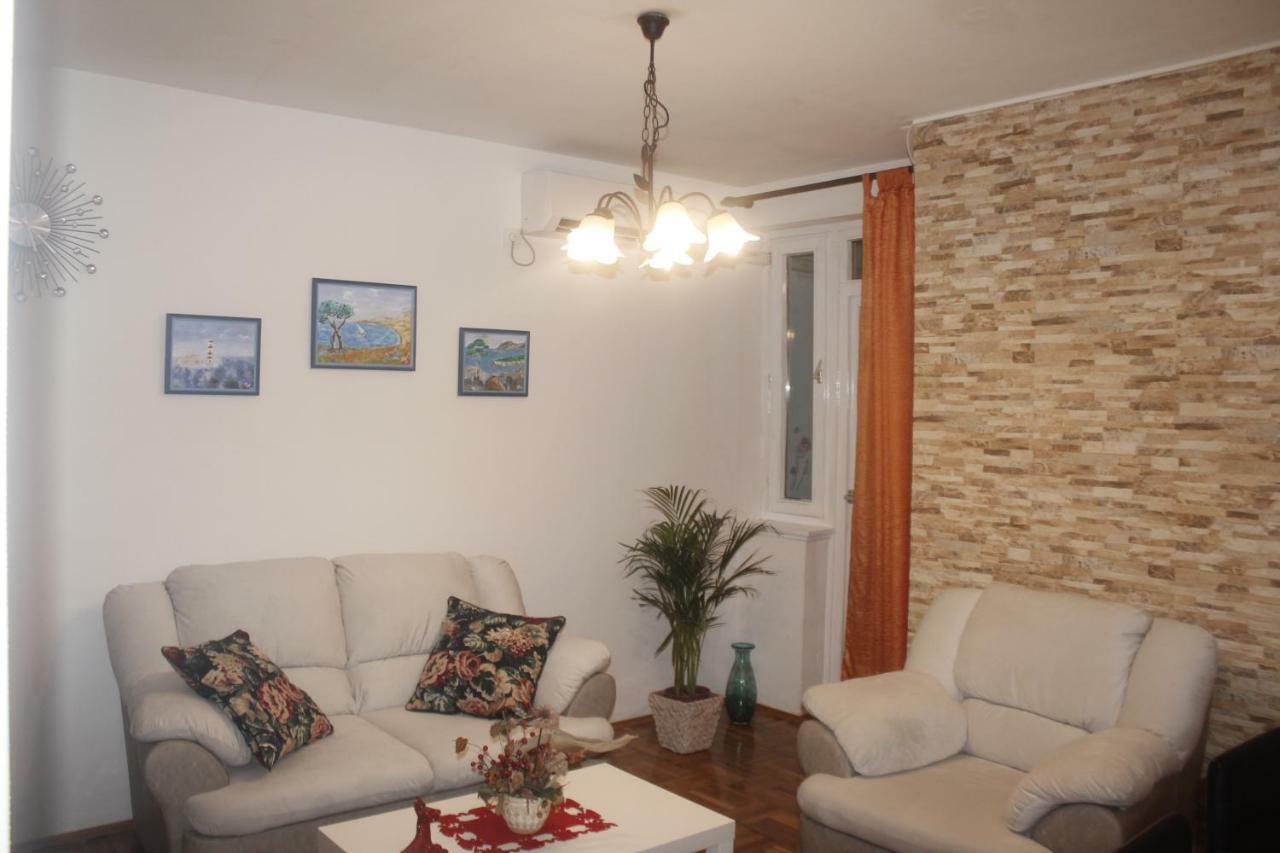 Apartman Jadranka นยีวีเซ ภายนอก รูปภาพ